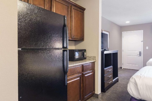 Econo Lodge Inn & Suites North Little Rock image 30